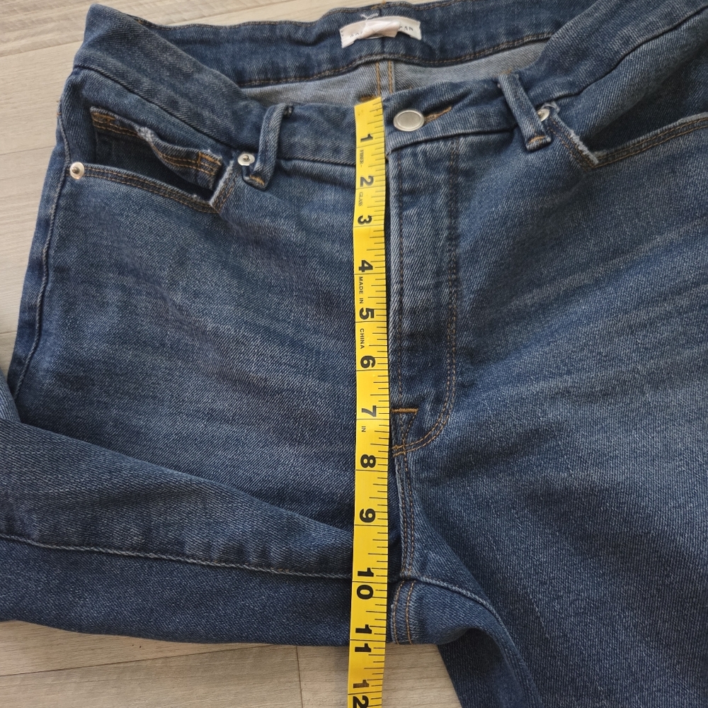 Good American Straight Leg with Raw Hem - Picture 8 of 9